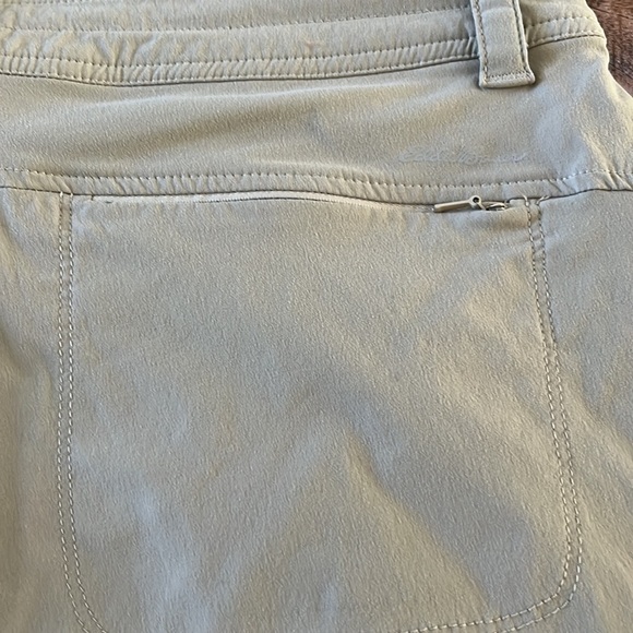 𝅺eddie Bauer women’s shorts, size 14 - Picture 8 of 9